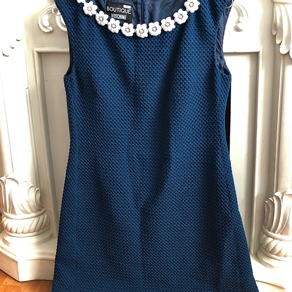 🐻🌼 BOUTIQUE MOSCHINO Navy Waffle Daisy Dress - Picture 3 of 17